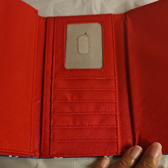 DC Comics Blue and Gold Wonder Woman Wallet - Picture 4 of 6